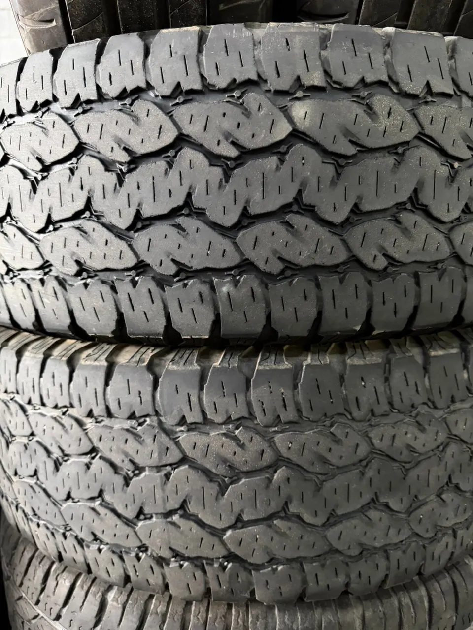 Pneus 265/60/18 marca Pirelli - Peças para carros, vans e
