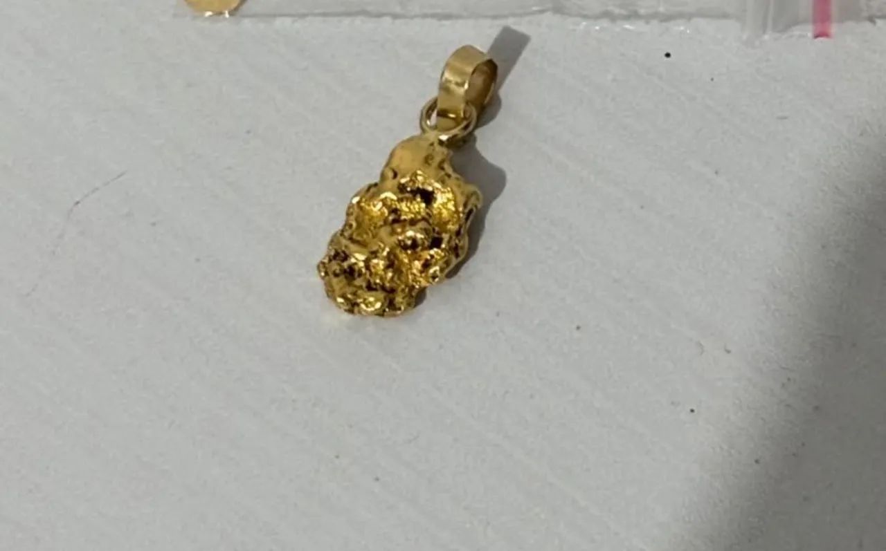 Pingente de ouro (24k) 2.7g
