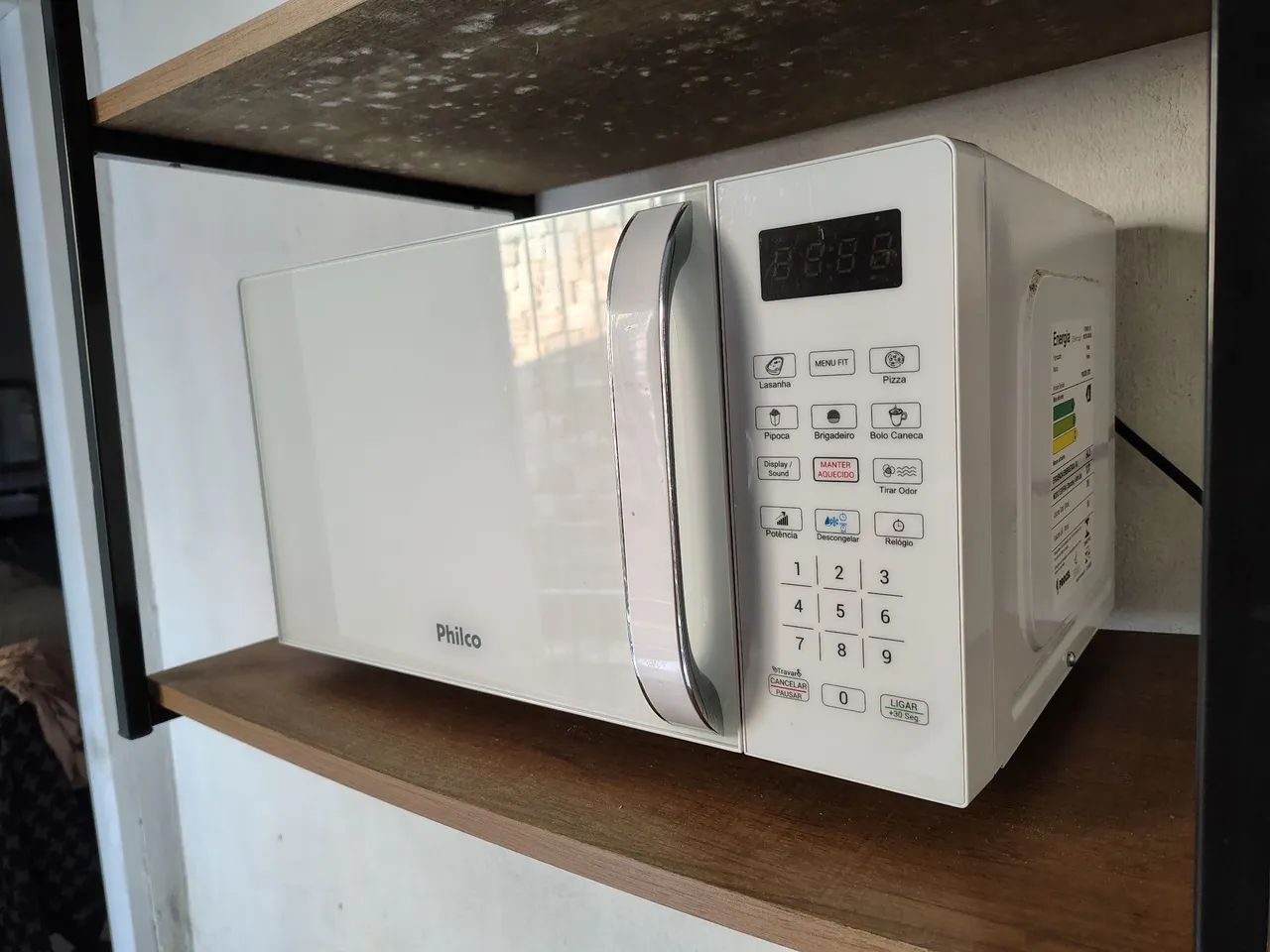 Microondas Philco 20L, com pouco tempo de uso 