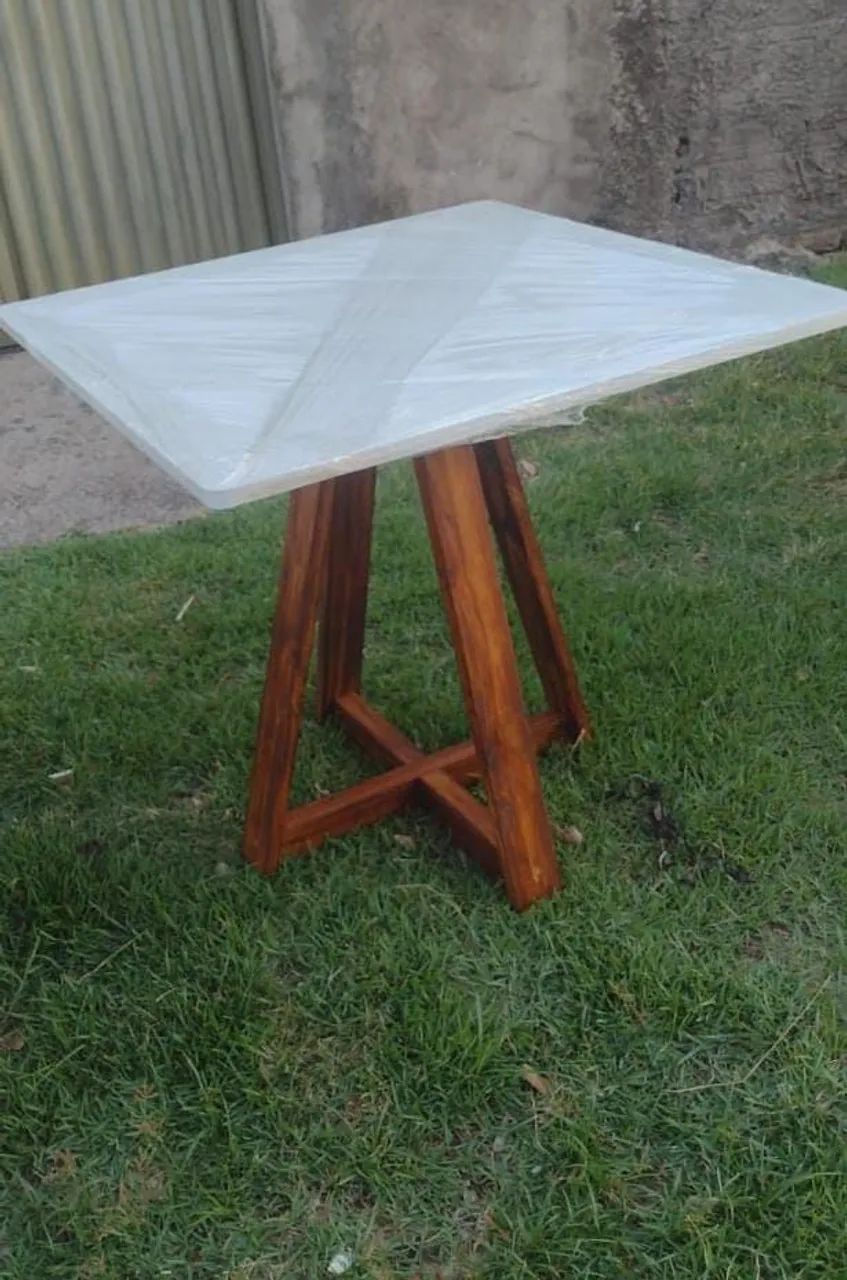 Mesa de jantar Quadrada 