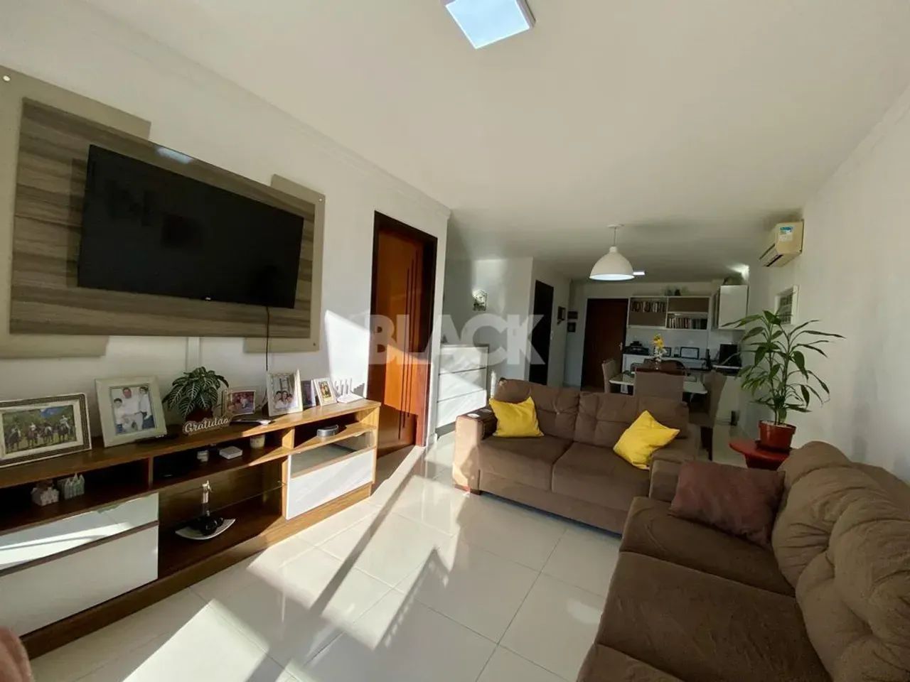 Apartamento 3 dormitórios com sacada no Passo de Torres/SC - Foto 3
