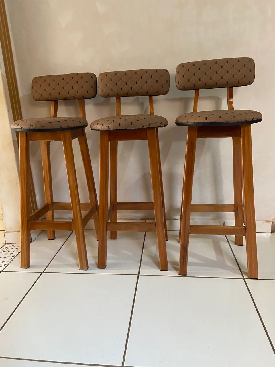 Kit com 3 banquetas  - Foto 2
