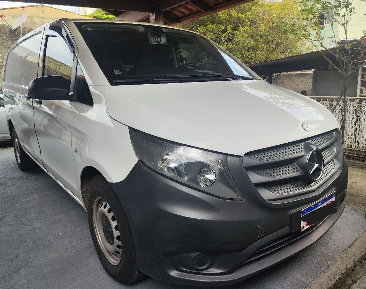 Mercedes-Benz Vito VITO 111 CDI Furgão 1.6 TB Diesel 4p Mec 2016