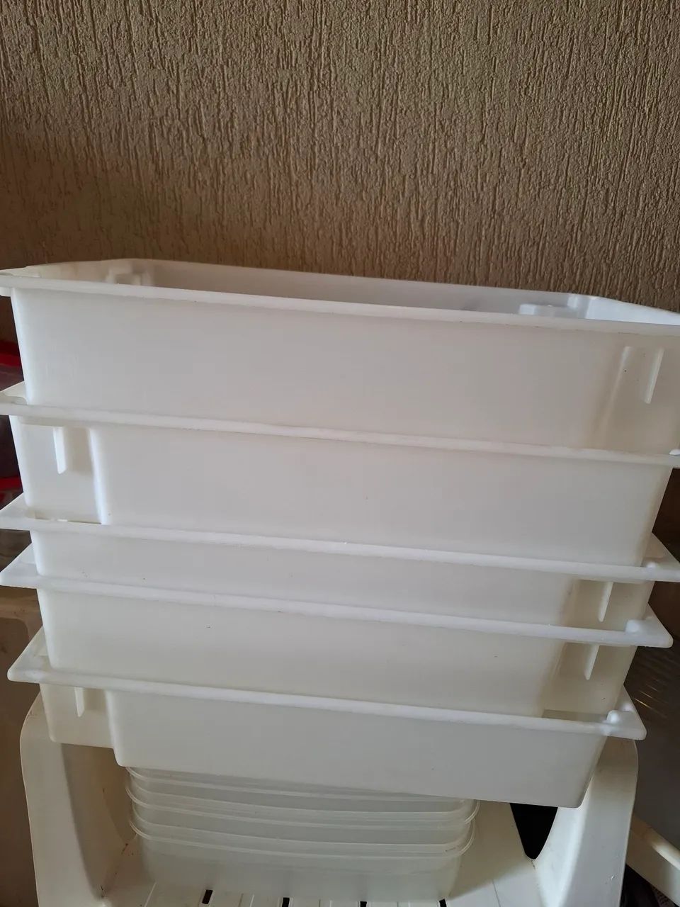 Caixa plástica resistente (de sobrepor)50x30 cm