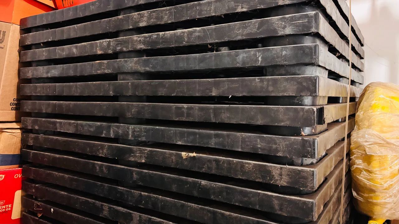 2 Pallets Plástico reforçado 100x100x150 Excelente estado - Foto 2
