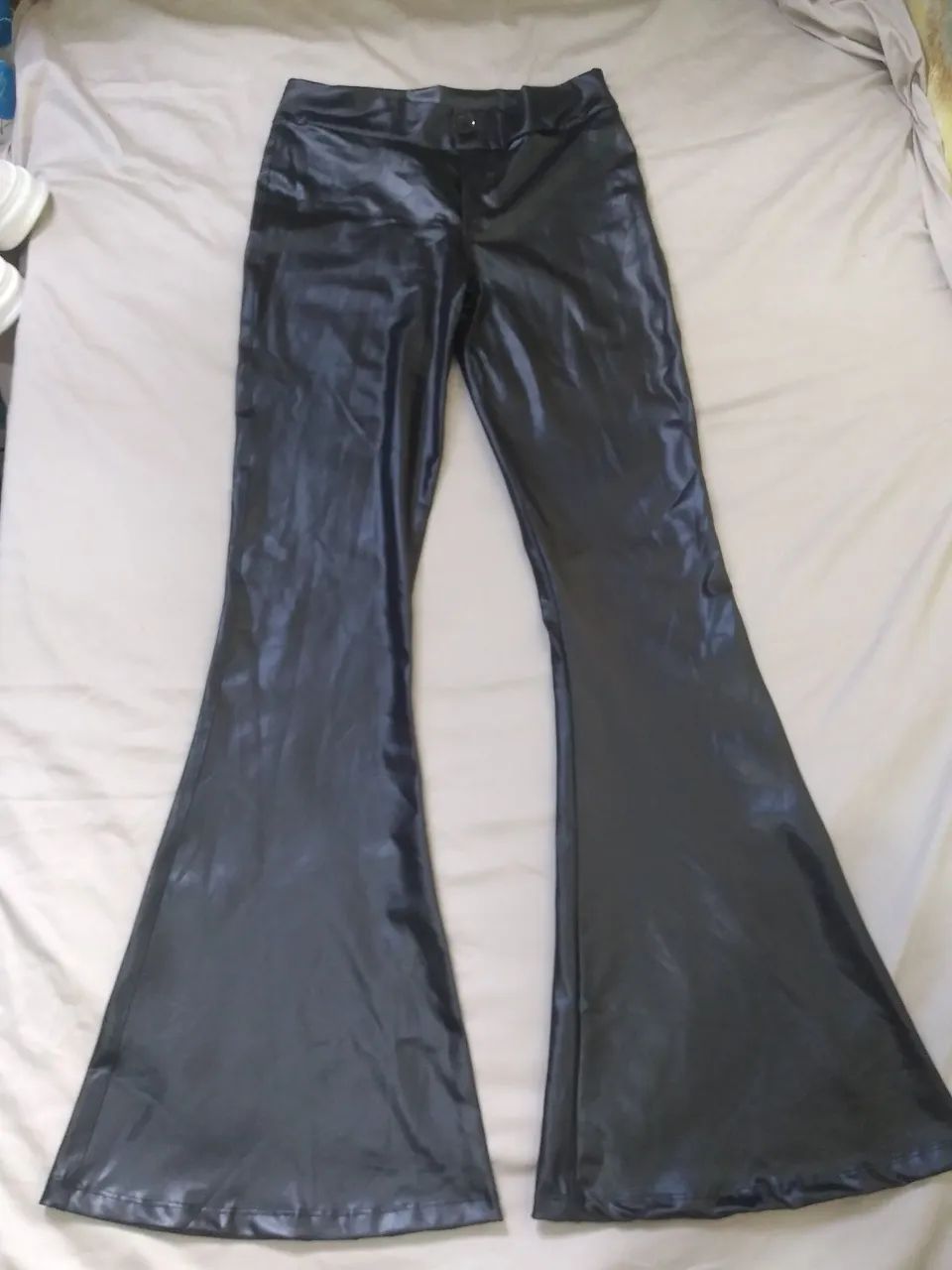 Calça Flare Boca de sino