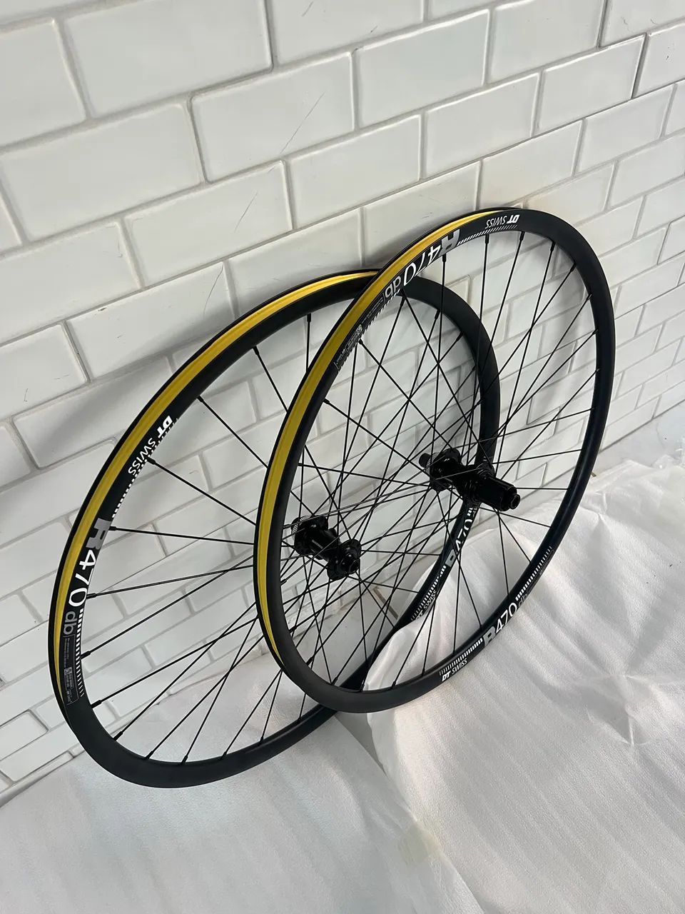 Rodas DT Swiss R470 db alumínio, Tubeless Ready, 700c, freio a