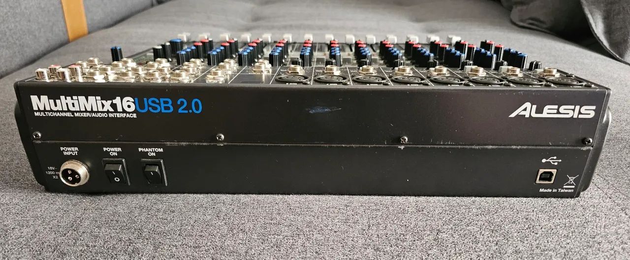 Mesa de Som Alesis Multimix 16 canais usb - Foto 3