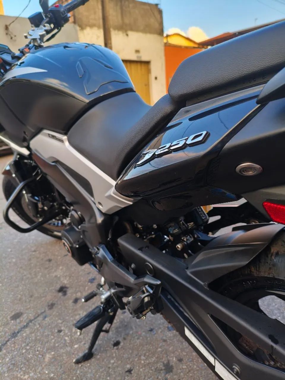 BAJAJ DOMINAR 250 ZERO - Foto 2