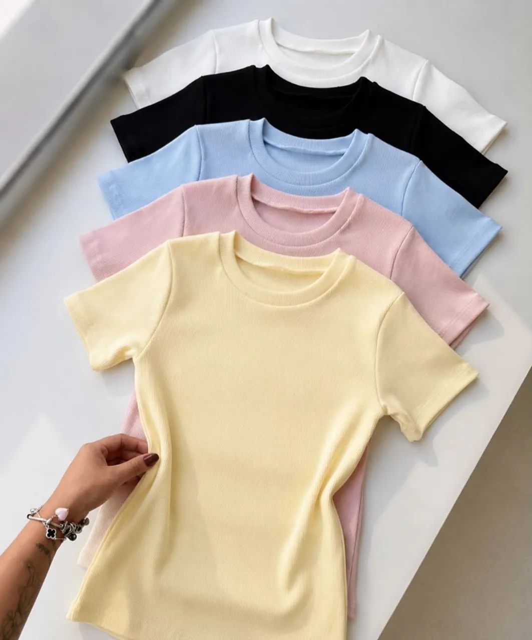 Blusa básica feminina 