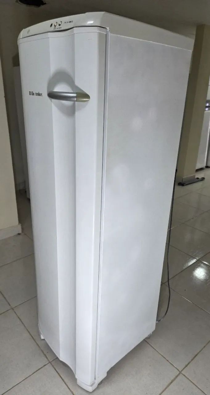 Freezer Vertical Electrolux 203L - Foto 3