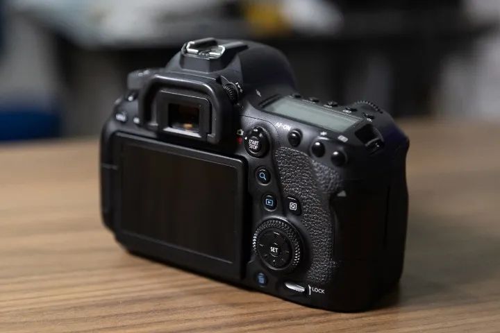? Canon EOS 6D Mark II - Full Frame - Super Conservada
