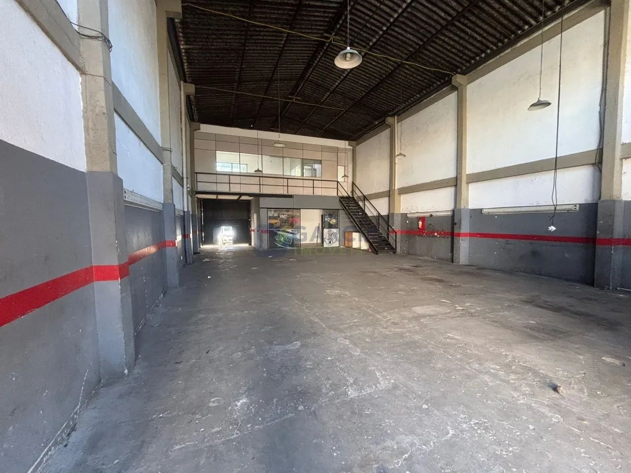 deposito; 4 banheiro; 4 vagas; 930 metros quadrados; bairro São João.. - Foto 12