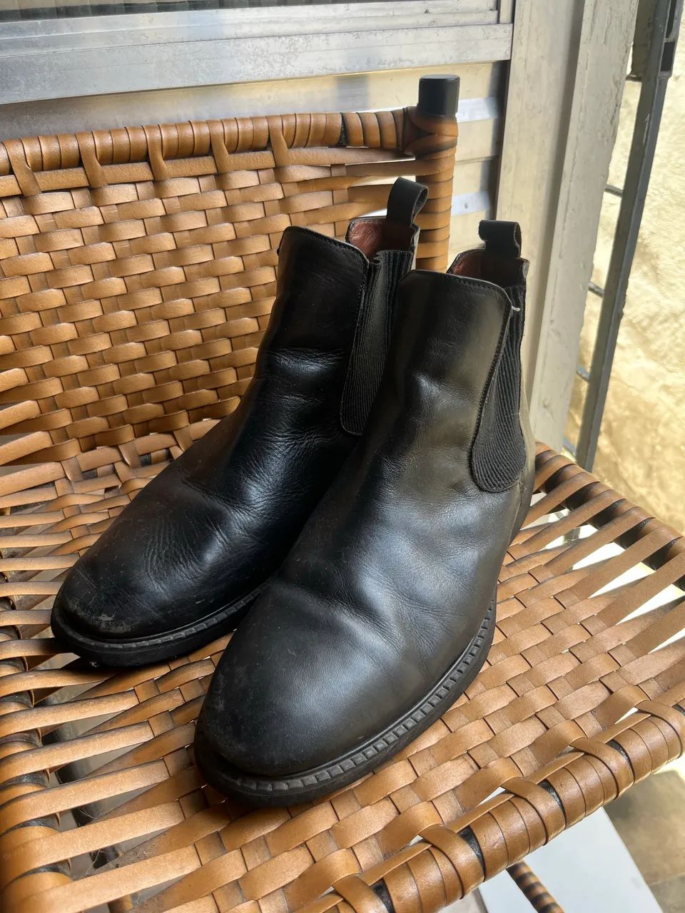 BOTA EM COURO 