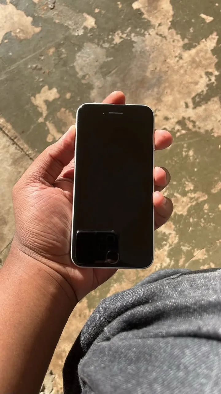 iPhone SE de 2 geração  - Foto 5