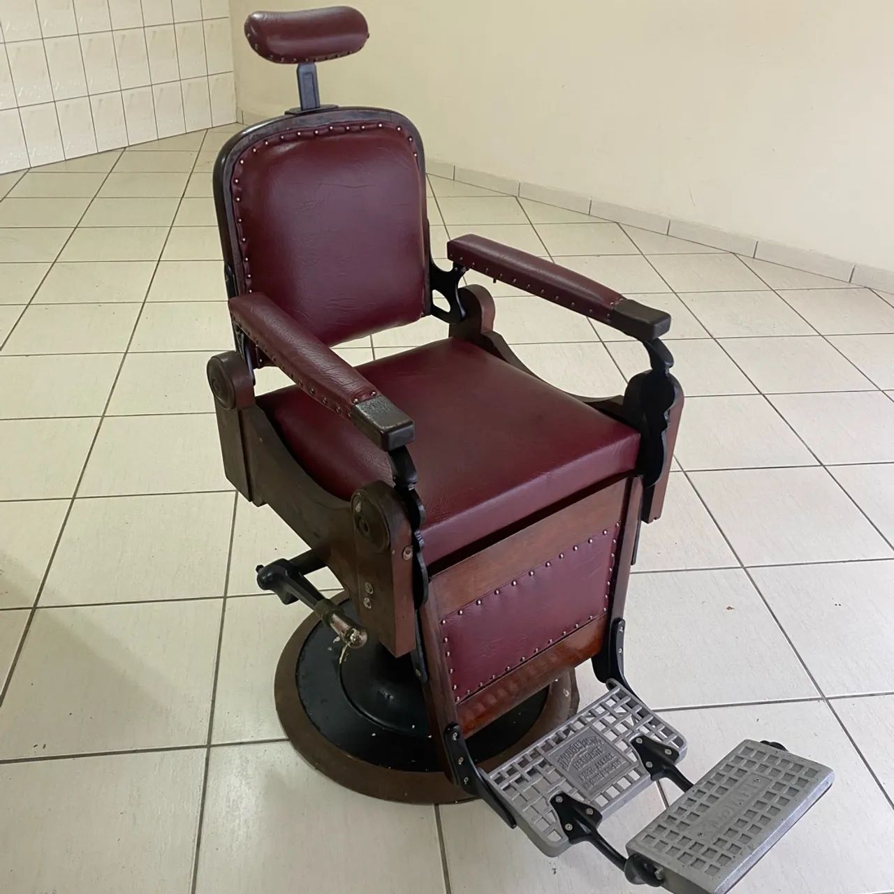 Cadeira barbeiro invicta  - Foto 2