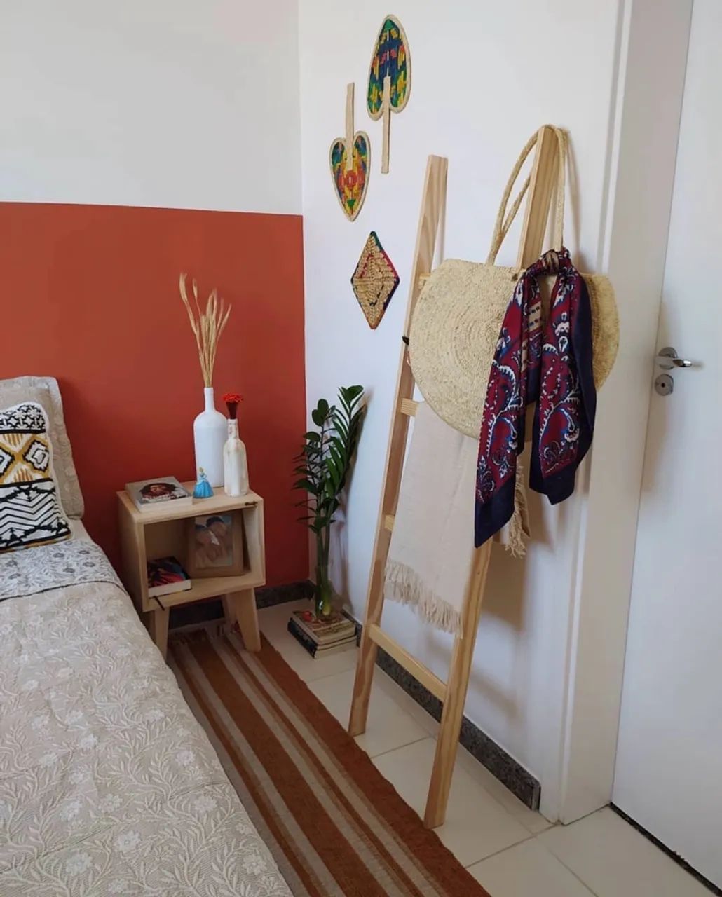 Mesinhas de cabeceira + escada decorativa  - Foto 5