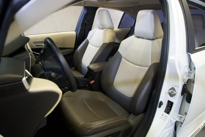 Toyota Corolla Altis 2.0 Flex 16V Aut. 2024 - Foto 2
