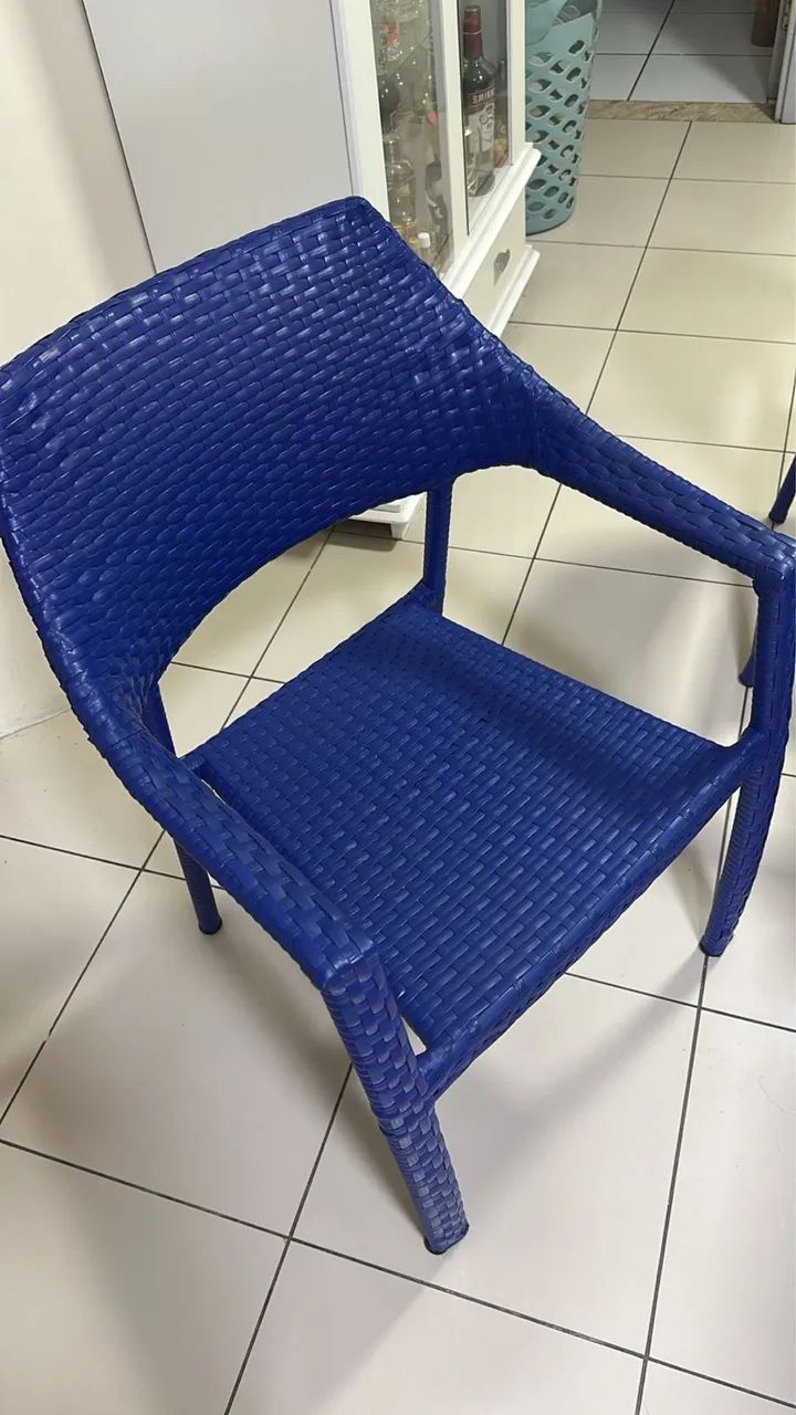 Cadeira de vime sintético 