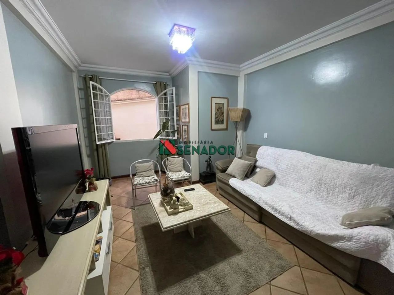 Casa à venda e para alugar em Londrina, Canaã, com 5 quartos, com 490 m² - Foto 3