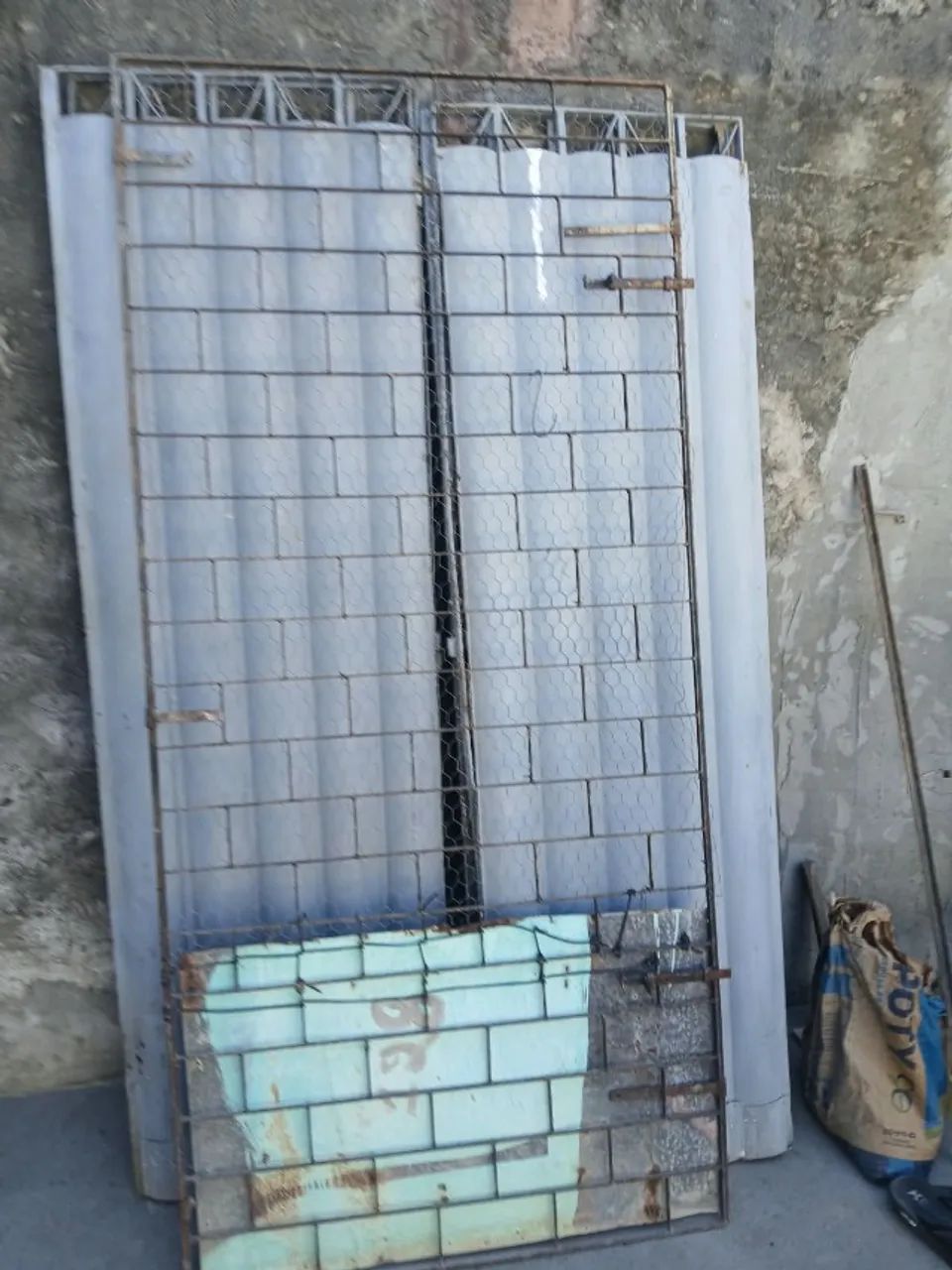 Conjunto de portões de garagem e grades - Foto 3