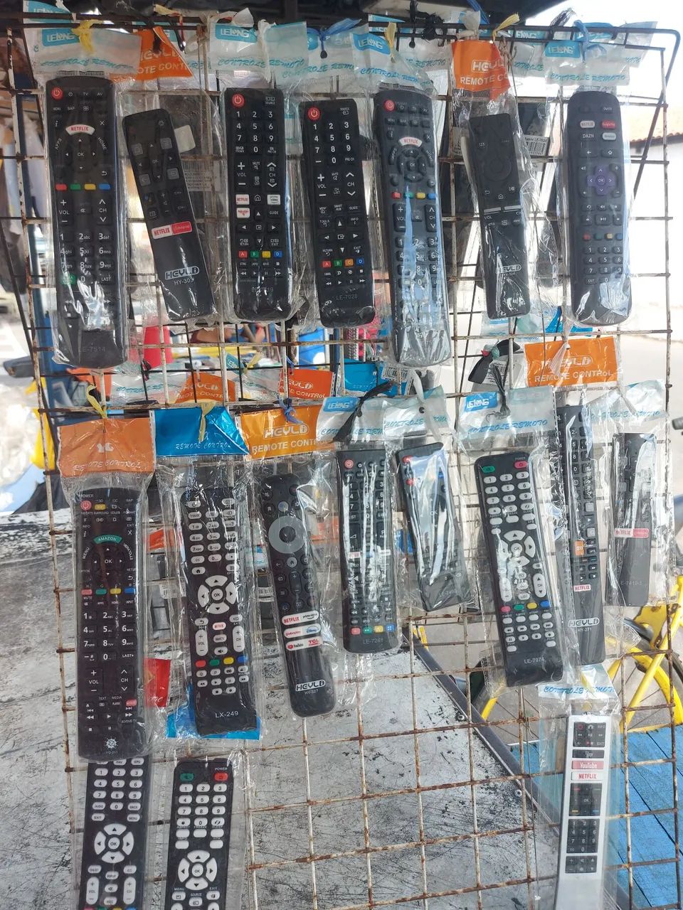 CONTROLE TVS VÁRIOS MODELOS DE CONTROLES  - Foto 3