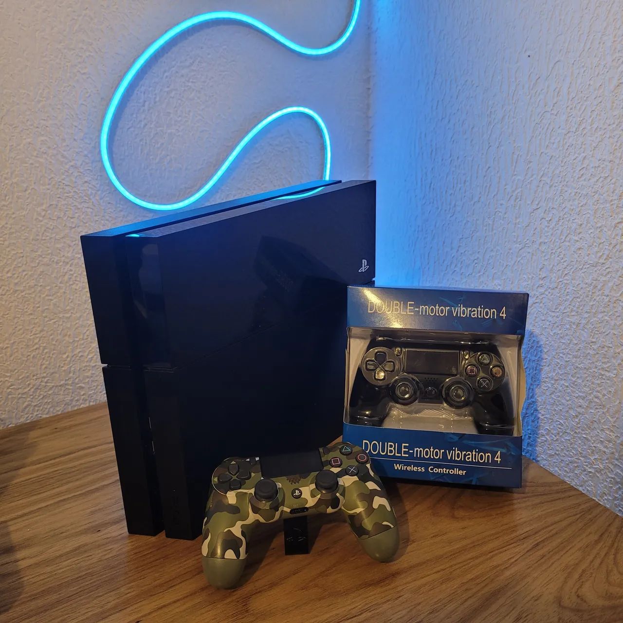 PS4 Fat + 2 Controles + Suporte