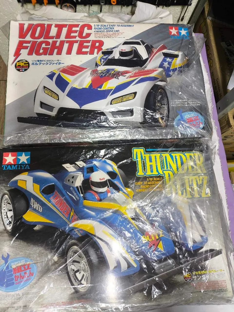 Tamiya 2 Clássicos 1/10 (Voltec Fighter & Thunder Blitz) na Caixa - Foto 5
