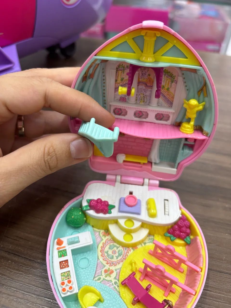 Estojo rosa Polly Pocket barbie  - Foto 5
