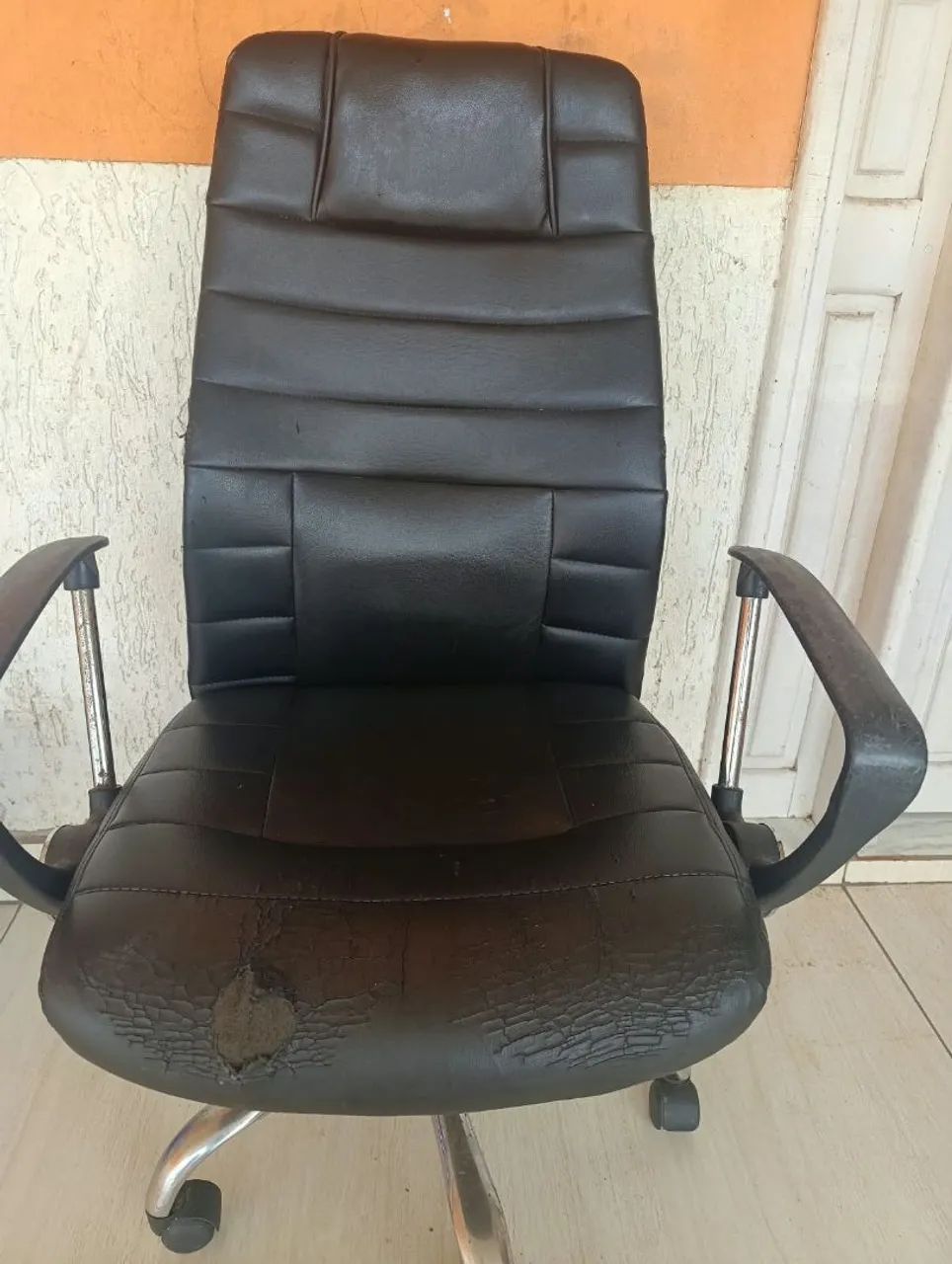 Cadeira presidente para reformar  - Foto 3