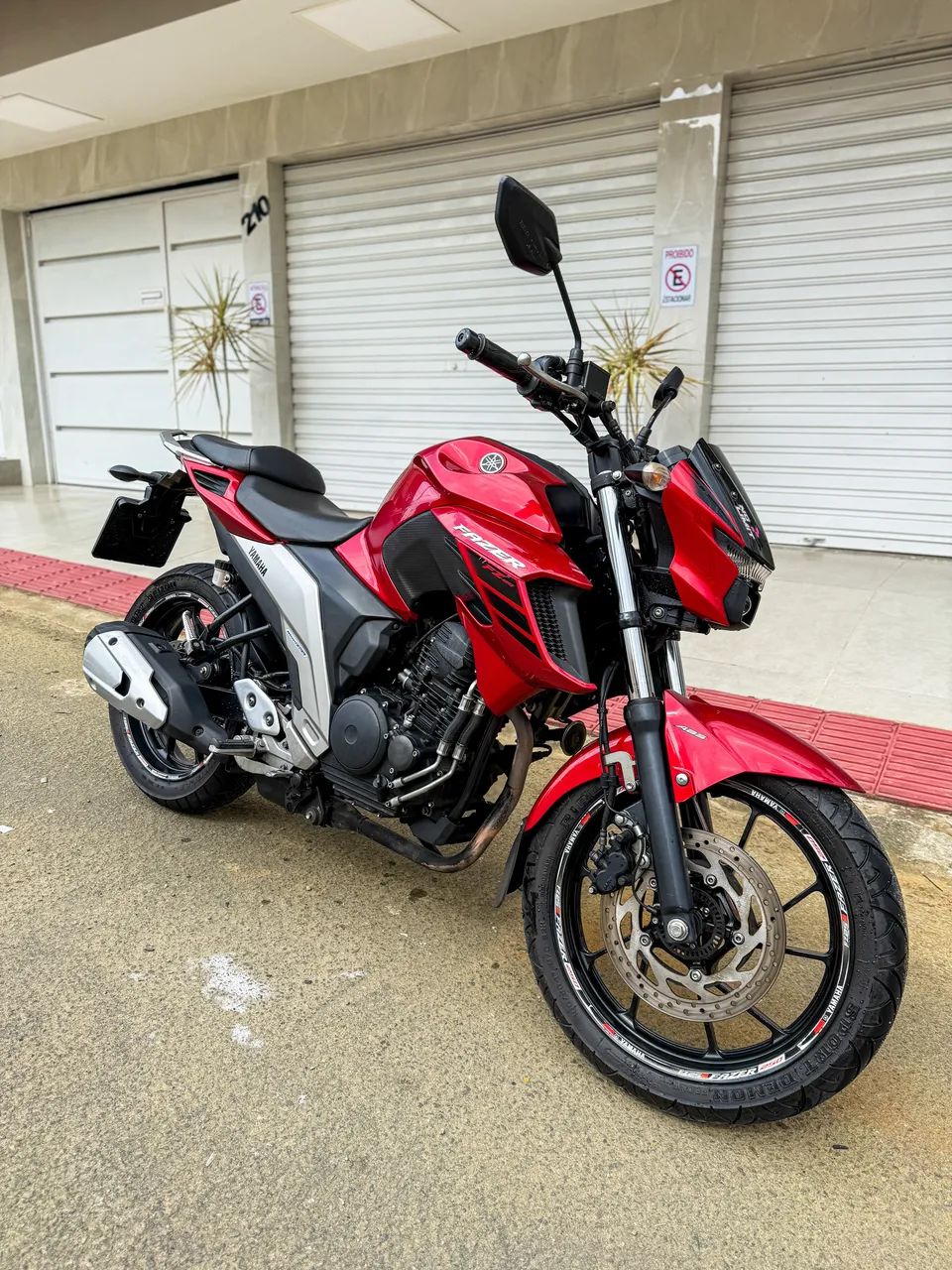 Fazer 250 revisada, com baixo km