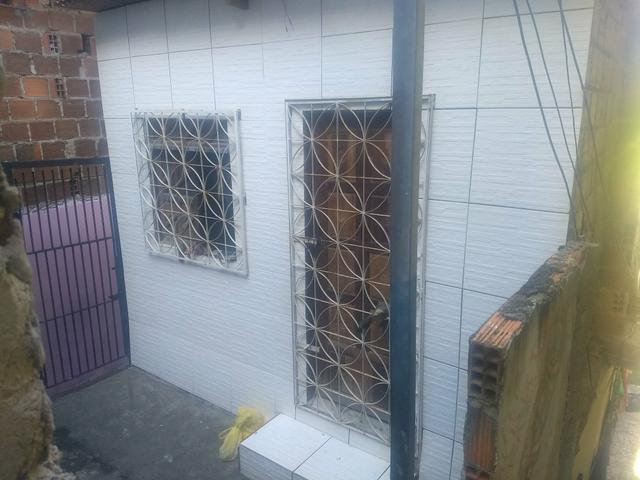 Aluga-se casa em pau da lima