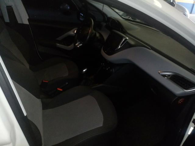 Peugeot 208 Allure com Teto - Foto 8