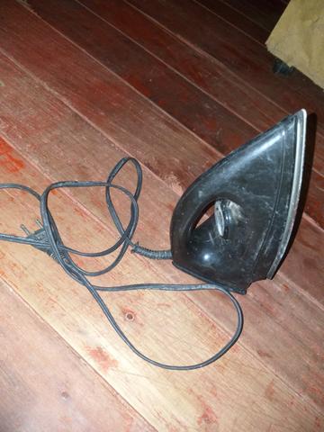 Vendo um ferro de passar urgente - Foto 2
