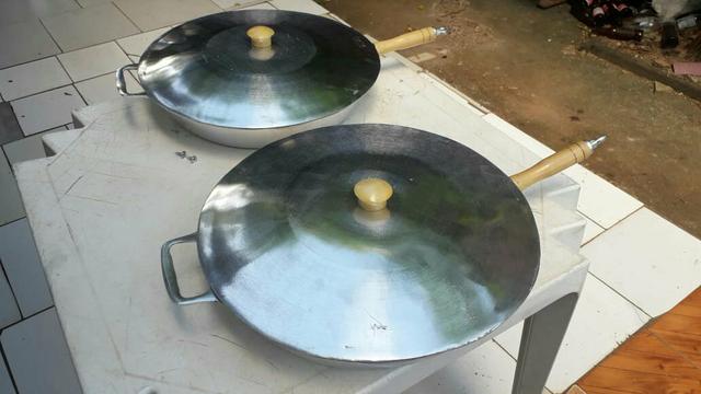 Frigideira grande aluminio batido