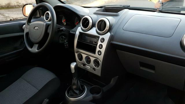 Ford fiesta sedan class 1.6 2013 - Foto 9