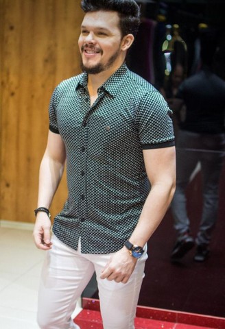 Camisas No Tecido Cirrê e Na Malha - Foto 3