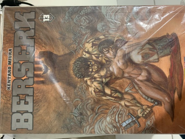 Lote Berserk números avulsos - Foto 2