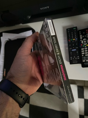 DVD + CD Madonna Stick& Sweet tour (lacrado)  - Foto 3