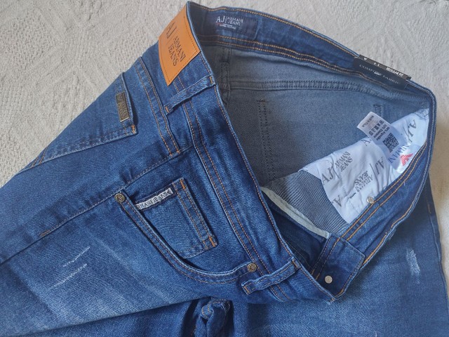 Bermuda jeans masculina Armani - Foto 2