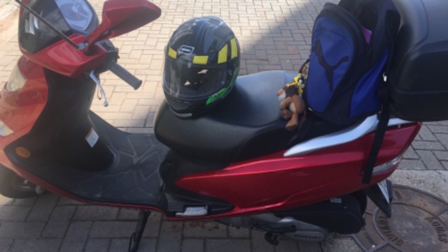 MOTO SUZUKI BURGMAN