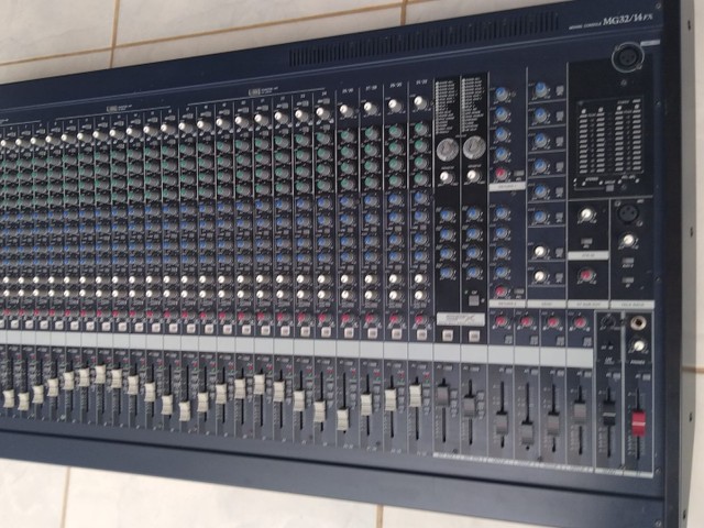 Mesa Yamaha 32 canais.
