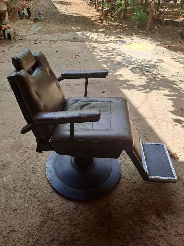Cadeira de Barbeiro - Barata - Serviços - Setor Oeste, Goiânia
