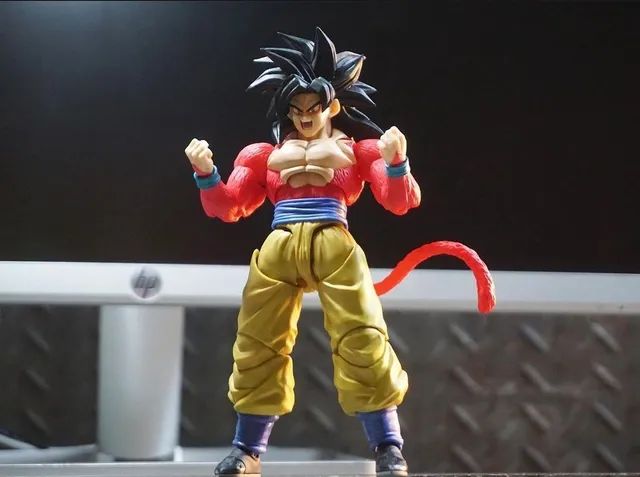 Figura Goku Super Saiyan 4 - Dragon Ball - S.H.Figuarts - Bandai