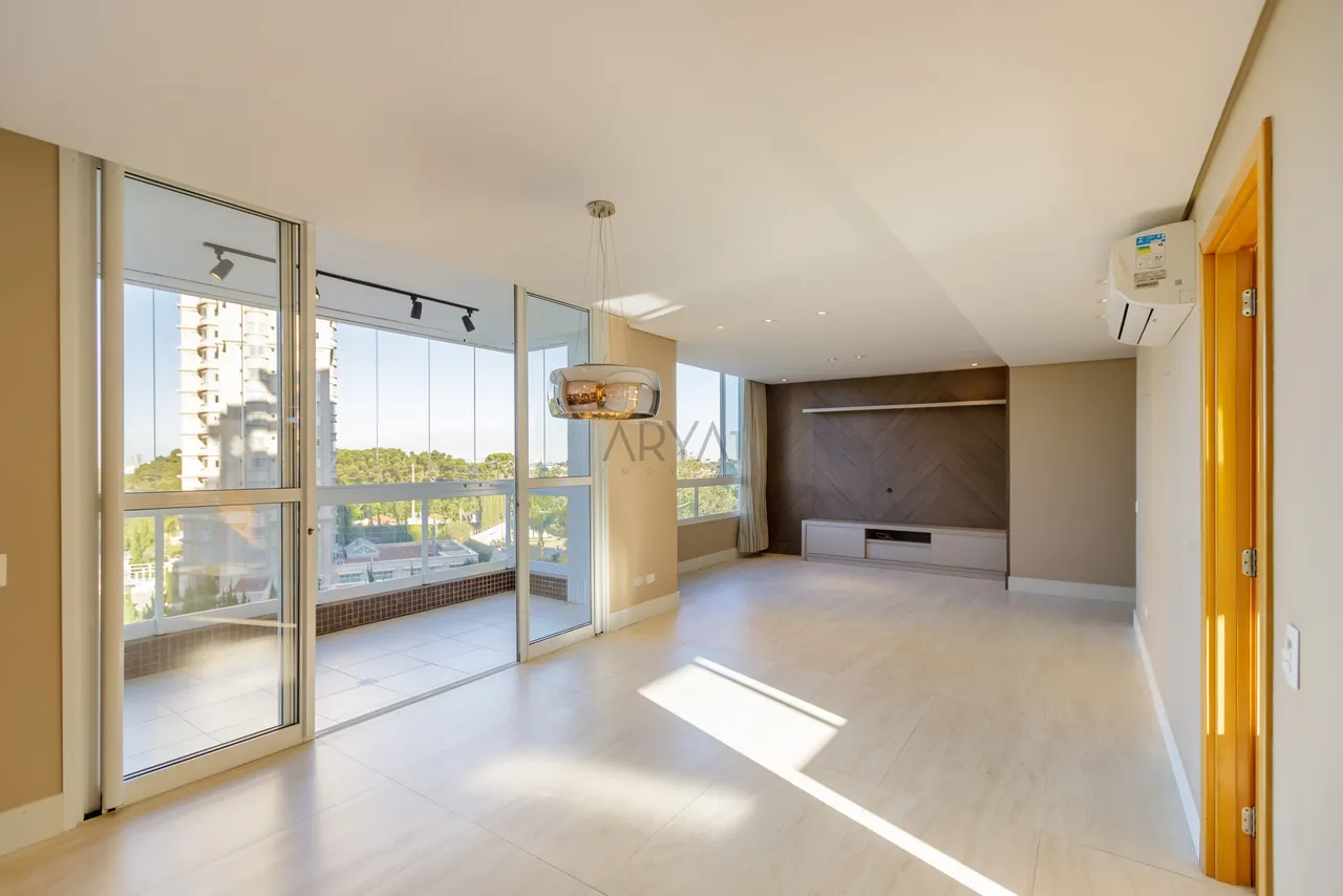Apartamento com 3 dormitórios à venda com 223.26m² por R$ 1.780.000,00 no bairro Mossunguê