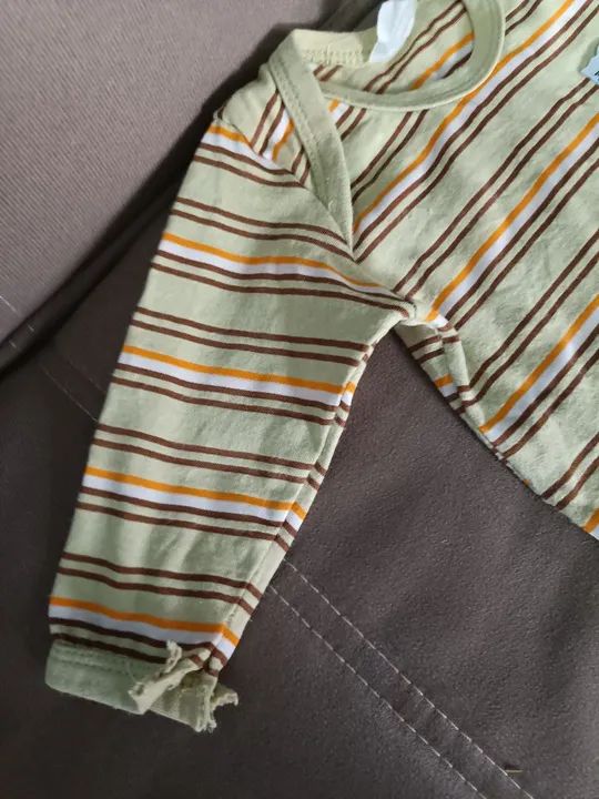 Lote de Roupas de Bebê - Macacões e Bodies - Tamanho RN,P, M, GG, tamanhos variados  - Foto 5