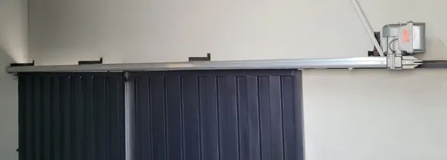 Vende-se motor portão eletrônico semi-novo com 02 controles - Foto 2