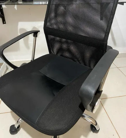 Cadeira de Escritório Comfy New Stance Plus Tela Mesh Preta, Base Giratória  e Sistema Relax