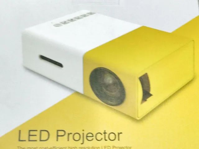 Mini Projetor Portátil Yg300 Amarelo  - Foto 2