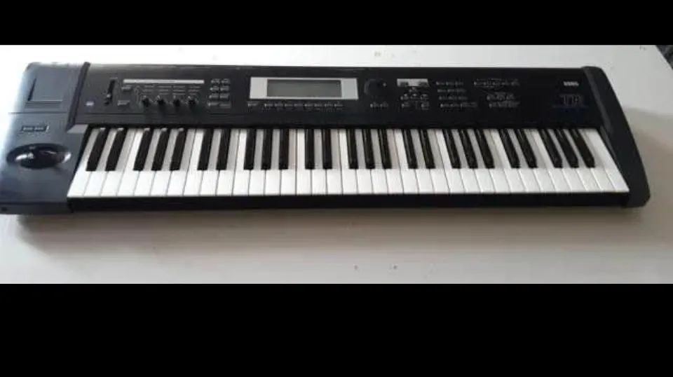 Teclado Korg Tr61
